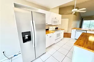 6554 Fairway Gardens Dr, Bradenton, FL 34203 - Photo 11