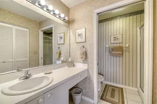 9330 Clubside Cir, Sarasota, FL 34238 - Photo 17