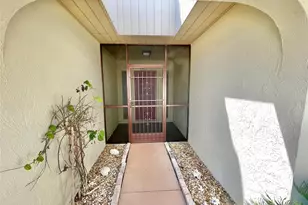 137 Drifting Sands Dr, Venice, FL 34293 - Photo 5