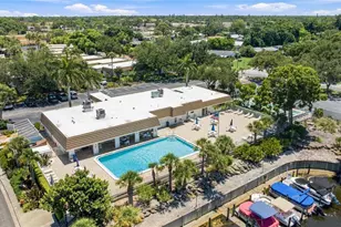 2740 Riverbluff Pkwy, Sarasota, FL 34231 - Photo 31