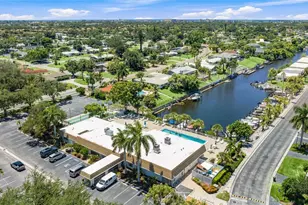 2740 Riverbluff Pkwy, Sarasota, FL 34231 - Photo 25
