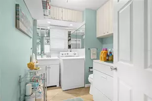 2740 Riverbluff Pkwy, Sarasota, FL 34231 - Photo 21