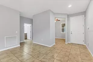 19010 Mangieri St, Venice, FL 34293 - Photo 3