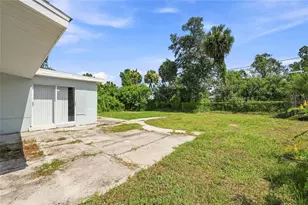 2618 Lakeshore Cir, Port Charlotte, FL 33952 - Photo 21