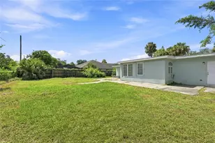 2618 Lakeshore Cir, Port Charlotte, FL 33952 - Photo 23