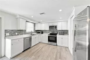 457 Garfield Ave NW, Port Charlotte, FL 33952 - Photo 9