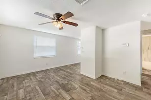 5617 6th St Ct E, Bradenton, FL 34203 - Photo 9