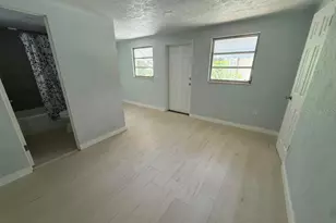 1220 12th Ave W, Palmetto, FL 34221 - Photo 9