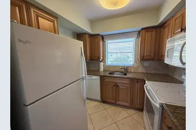 2821 Swifton Drive #10, Sarasota, FL 34231 - Photo 5