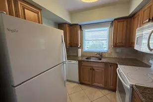 2821 Swifton Dr, Sarasota, FL 34231 - Photo 5