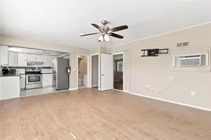 1003 Patterson Dr, Sarasota, FL 34234 - Photo 7