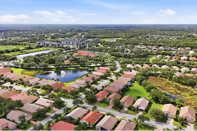 4238 65th Terrace E, Sarasota, FL 34243 - Photo 3