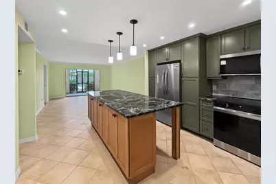 6470 Hollywood Boulevard #104, Sarasota, FL 34231 - Photo 3