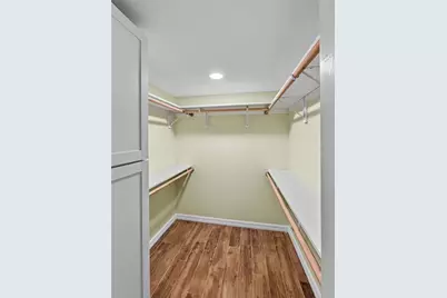 6470 Hollywood Boulevard #104, Sarasota, FL 34231 - Photo 11