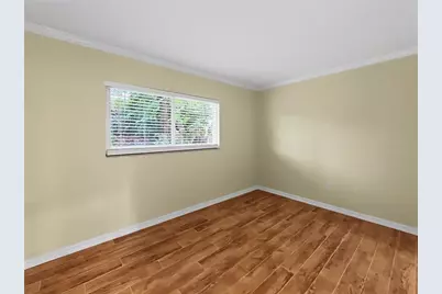 6470 Hollywood Boulevard #104, Sarasota, FL 34231 - Photo 13