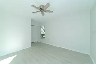 2139 Couver Dr, Sarasota, FL 34231 - Photo 11