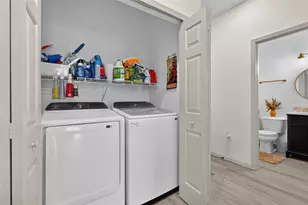 3687 Parkridge Cir, Sarasota, FL 34243 - Photo 33