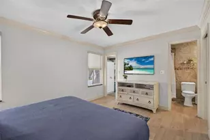 1141 W Peppertree Dr, Sarasota, FL 34242 - Photo 19
