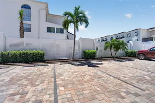1141 W Peppertree Dr, Sarasota, FL 34242 - Photo 53