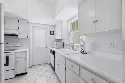 5887 Tidewood Avenue #2, Sarasota, FL 34231 - Photo 15