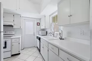 5887 Tidewood Ave, Sarasota, FL 34231 - Photo 15