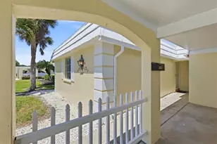 5887 Tidewood Ave, Sarasota, FL 34231 - Photo 3