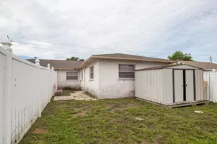 2809 47th Ave W, Bradenton, FL 34207 - Photo 11