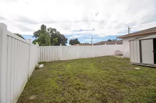 2809 47th Ave W, Bradenton, FL 34207 - Photo 9