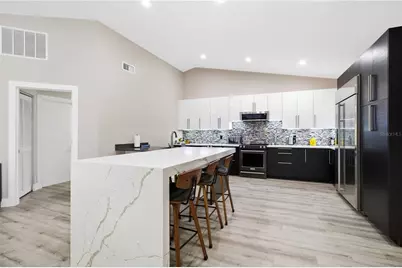 5833 Carriage Drive, Sarasota, FL 34243 - Photo 7