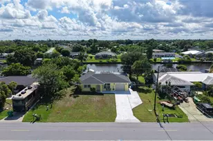 481 W Tarpon Blvd NW, Port Charlotte, FL 33952 - Photo 1