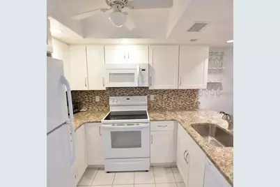 4626 Ringwood Meadow #25, Sarasota, FL 34235 - Photo 3