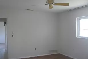 3041 Tyrone Ln, Sarasota, FL 34239 - Photo 7