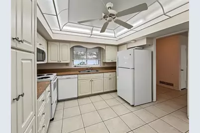 3041 Tyrone Lane, Sarasota, FL 34239 - Photo 7