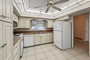 3041 Tyrone Ln, Sarasota, FL 34239 - Photo 7