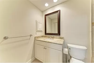 6085 Clubside Drive, Sarasota, FL 34243 - Photo 35