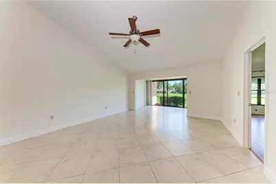6085 Clubside Drive, Sarasota, FL 34243 - Photo 9