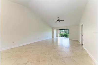 6085 Clubside Drive, Sarasota, FL 34243 - Photo 5