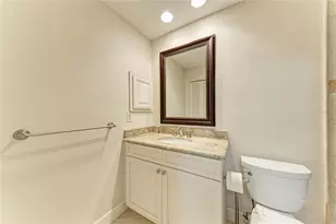6085 Clubside Dr, Sarasota, FL 34243 - Photo 31