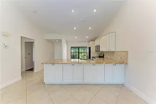 6085 Clubside Dr, Sarasota, FL 34243 - Photo 11