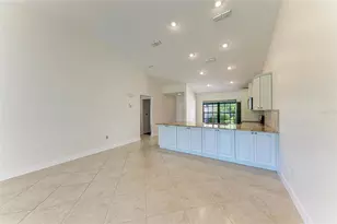 6085 Clubside Dr, Sarasota, FL 34243 - Photo 17