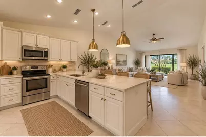 6085 Clubside Drive, Sarasota, FL 34243 - Photo 15