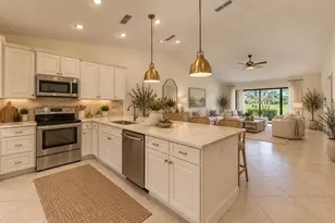 6085 Clubside Dr, Sarasota, FL 34243 - Photo 15