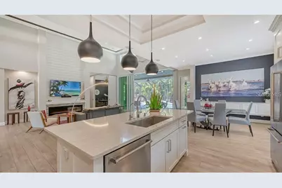 1959 Hibiscus Street, Sarasota, FL 34239 - Photo 13