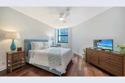 1241 Gulf Of Mexico Drive #303, Longboat Key, FL 34228 - Photo 49