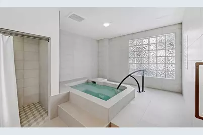 1241 Gulf Of Mexico Drive #303, Longboat Key, FL 34228 - Photo 63