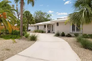 708 Garfield Dr, Sarasota, FL 34236 - Photo 1