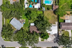 4923 Brookmeade Dr, Sarasota, FL 34232 - Photo 27