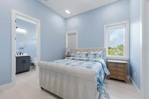 387 S Shore Dr, Sarasota, FL 34234 - Photo 41