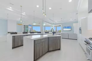 387 S Shore Dr, Sarasota, FL 34234 - Photo 13