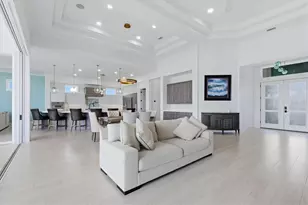 387 S Shore Dr, Sarasota, FL 34234 - Photo 9
